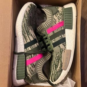 Adidas NMD_R1 W PK
WOMENS 9.5
Super comfy great condition